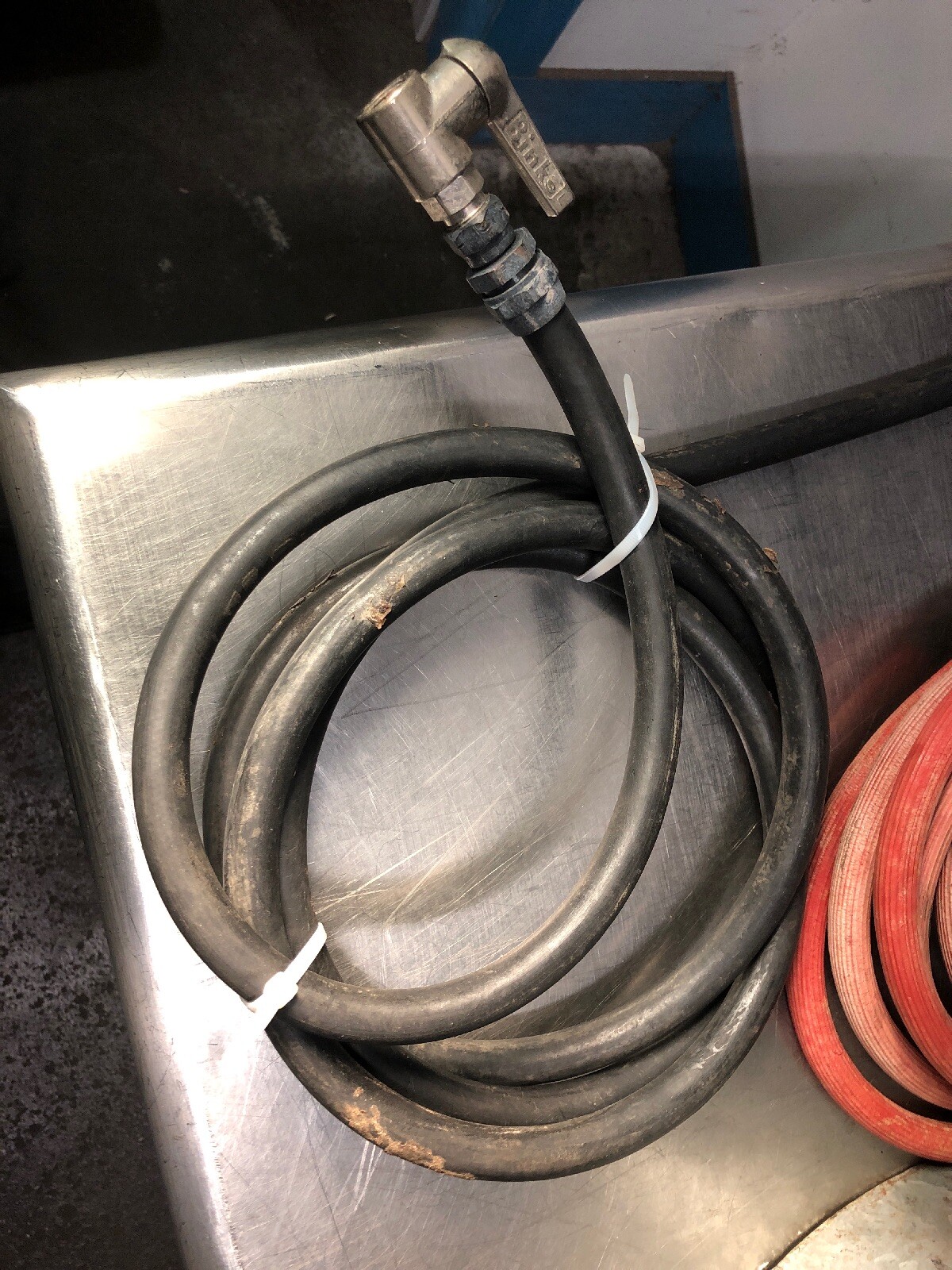 Binks 10 Gallon Pressure Pot Tank Galvanized Steel 835301 w Gun & Hoses eBay