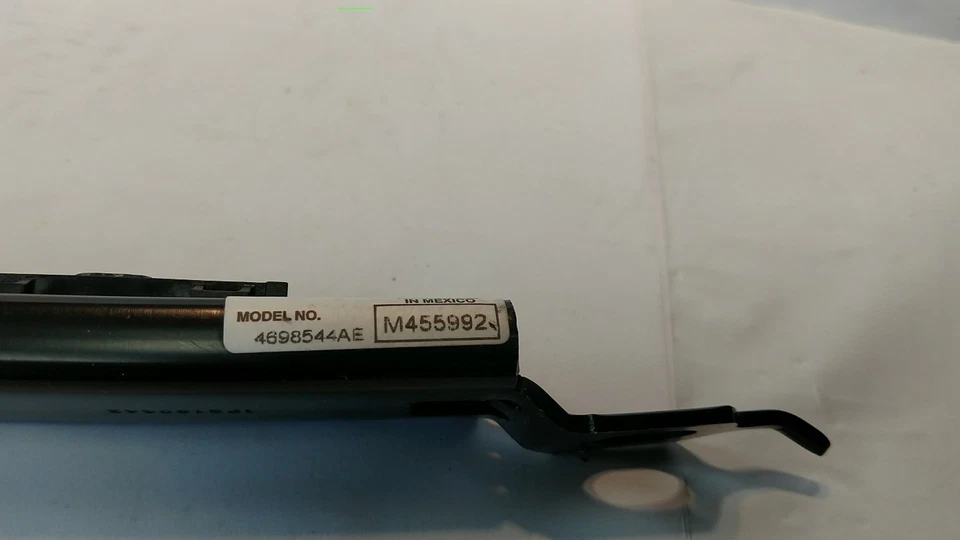 Ajustador de bucle de giro del cinturón de seguridad delantero Chrysler NOS OEM 04698544AI Foto 4 de 4