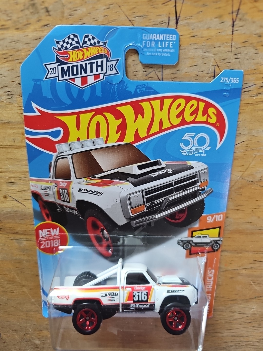 HOT WHEELS '87 DODGE D100 Pickup, White; 2018 HW Hot Trucks Series 9/10