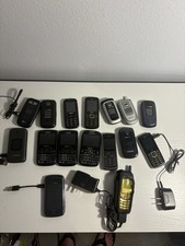 16 Older Flip Phones For Parts Or Repair