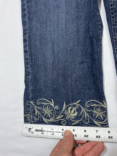 Gloria Vanderbilt Jeans Womens 6P Blue Capri Medium Wash Embroidered Legs - Picture 10 of 11