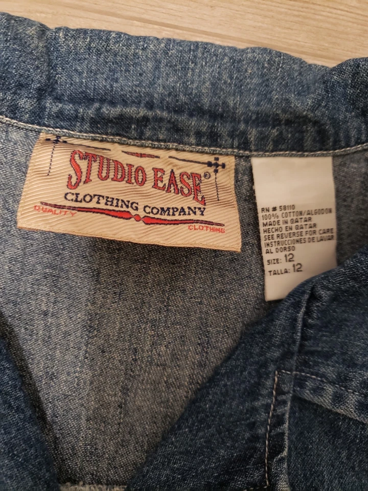 Chaleco vaquero para mujer Studio Ease talla Petite 12 de colección Foto 2 de 4