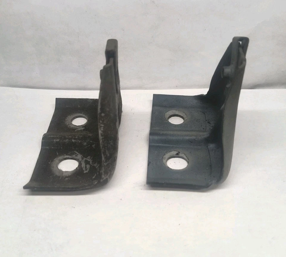 93-02 FIREBIRD TA CAMARO Z28 RH and LH Side Rear Center Fender Bracket #1-Set-2 - Image 2 of 4