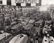 HIGGINS INDUSTRIES WORKERS LCVPS WORLD WAR II PHOTOGRAPH PHOTO PRINT