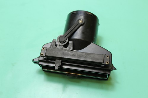 Mercedes Benz W116 Ventilation Nozzle Front 1168310130 - Picture 2 of 3