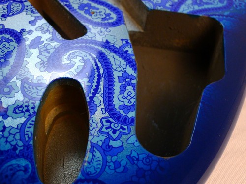 Cuerpo de guitarra Strat 3 piezas North American Aliso Paisley Azul/Plateado 1,94 kg - Imagen 11 de 14