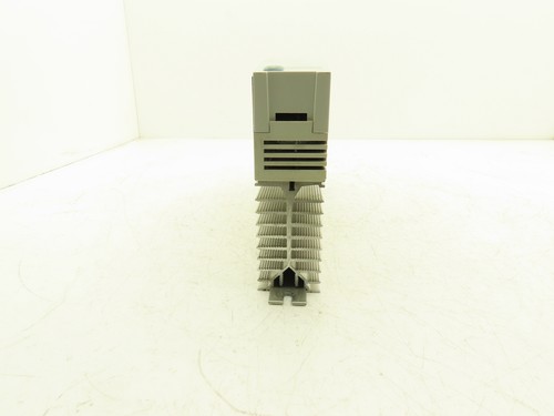 Módulo de resistencia de freno de accionamiento servo Lenze EMB9352-E 25A - Imagen 9 de 9