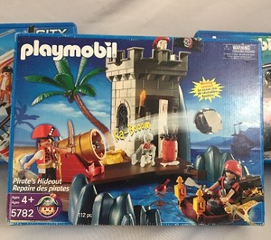 playmobil pirate hideout