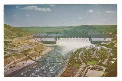 Grand Coulee Dam with Lake Roosevelt behind, Chrome Postcard Unposted