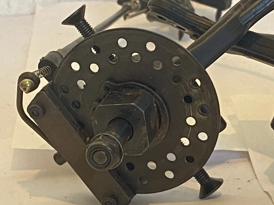 Carson C5/1:5 Tourenwagen komplette Seilzug-Scheibenbremse/vorne,Achsschenkel. - Bild 3 von 4