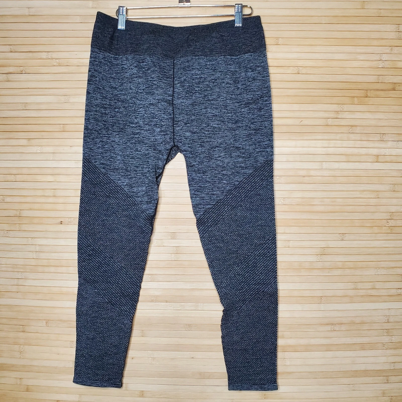 fabletics mid-rise seamless rib 7/8 compression leggings