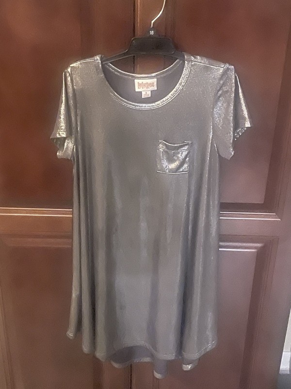 LuLa Roe Silver Shiny Sparkly Dress Size 8 Child - Pre Owned 29” Adorable!!