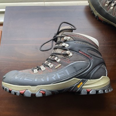 Men's 10.5 M Merrell Outbound Mid Gore-Tex Bungee Cord Vibram Sole Hiking Boots
