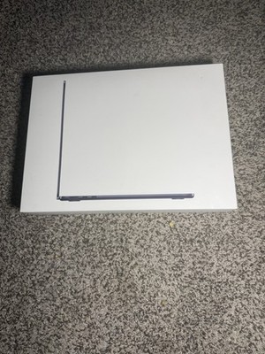 Apple MacBook Air 13in M4 16GB RAM 256GB SSD Silver Backlit Keyboard