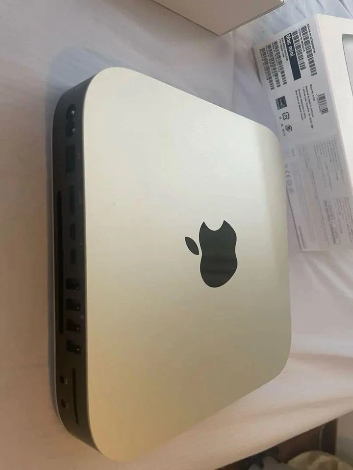 Apple Mac mini (finales de 2014) MGEQ2J/A, i5, XEY 8 GB DDR3 1,12 TB funcionando Foto 2 de 4