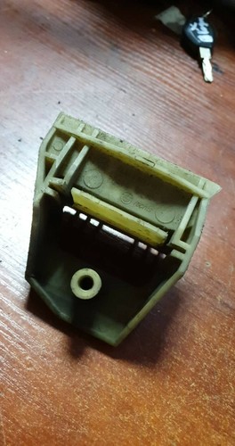 BMW E39 5-Series 525d Radiator Bottom bracket 2247895