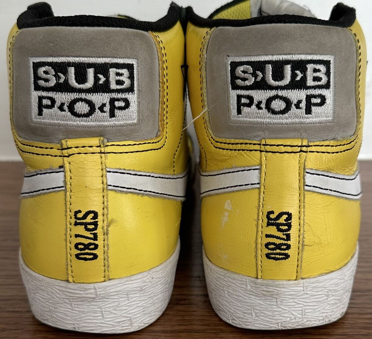 2009 Limited Edition Nike Sb Elite Blazer Sub Pop Skate Shoe 2009 Limited Edition Nike Sb Elite Blazer Sub Pop Skate Shoe