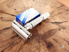 Gillette Fat Boy Adjustable Vintage DE Safety Razor - F4 1960