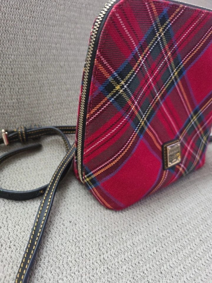 Impresionante Bolso Bandolera Dooney And Bourke Escocia Rojo Tartán Cuadros Cremallera Alrededor Foto 4 de 4