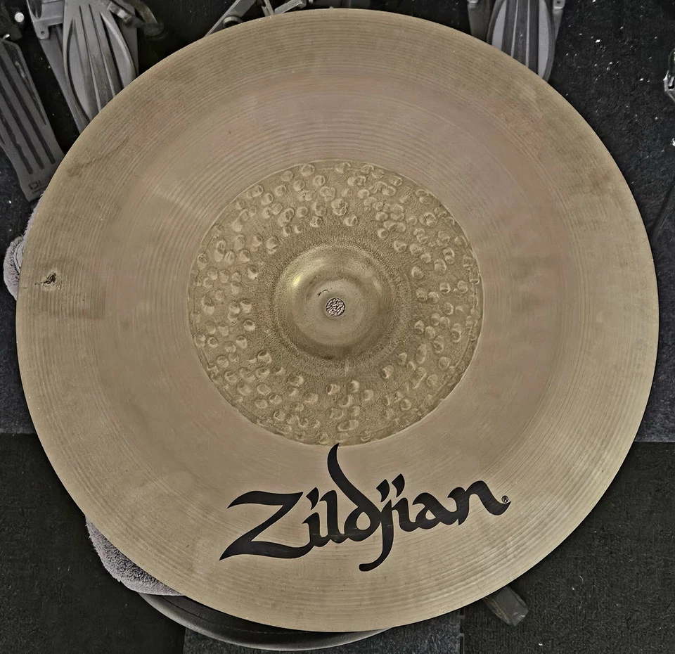 Platillo de China híbrido personalizado Zildjian K 17' usado sin abolladuras ni grietas Foto 2 de 2