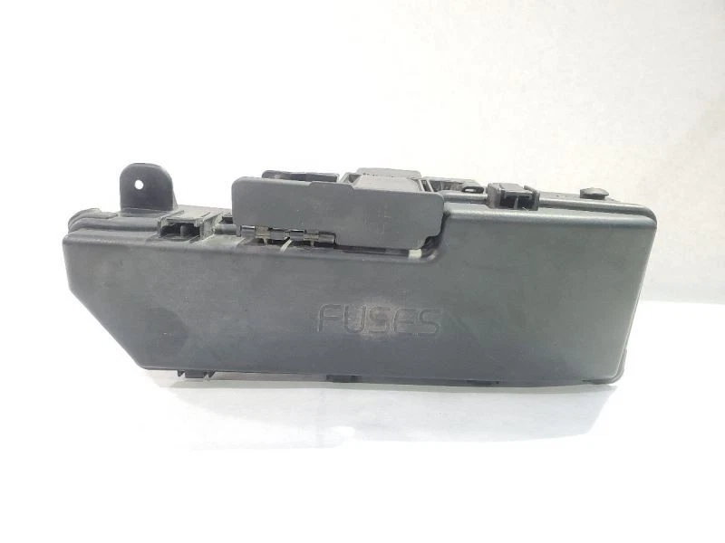 2005 Volvo XC90 OEM Fuse Box Engine Central Module 9494210 - Image 2 of 4