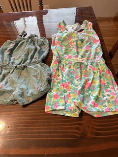 lot of 2 girls outfits size 4/5