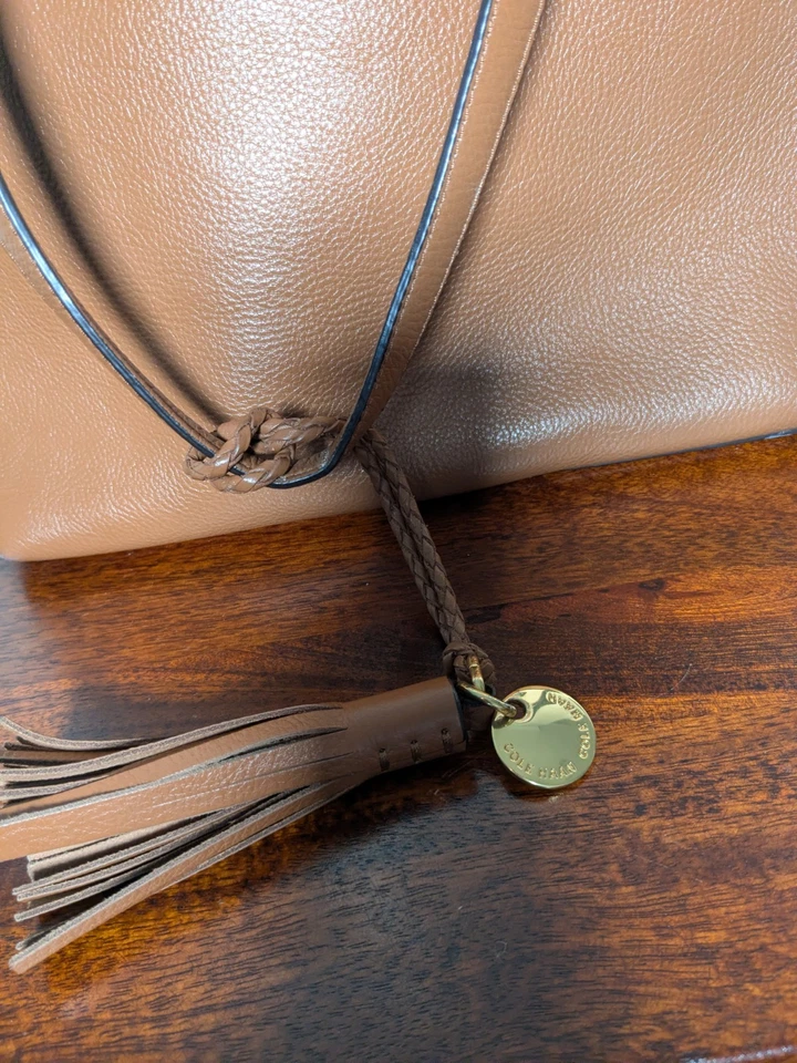 Bolso de Mano Cole Haan Para Mujer Cuero Guijarro Marrón Foto 2 de 4