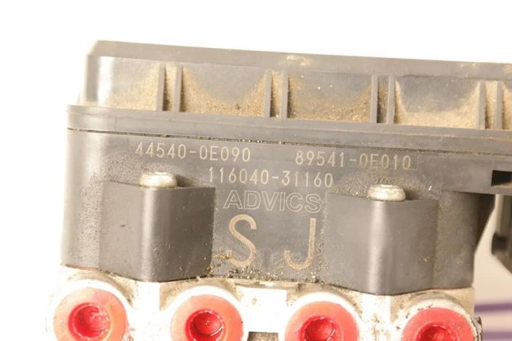 Lexus RX350 2010 tracción delantera ABS conjunto de bomba de freno antibloqueo Foto 2 de 3