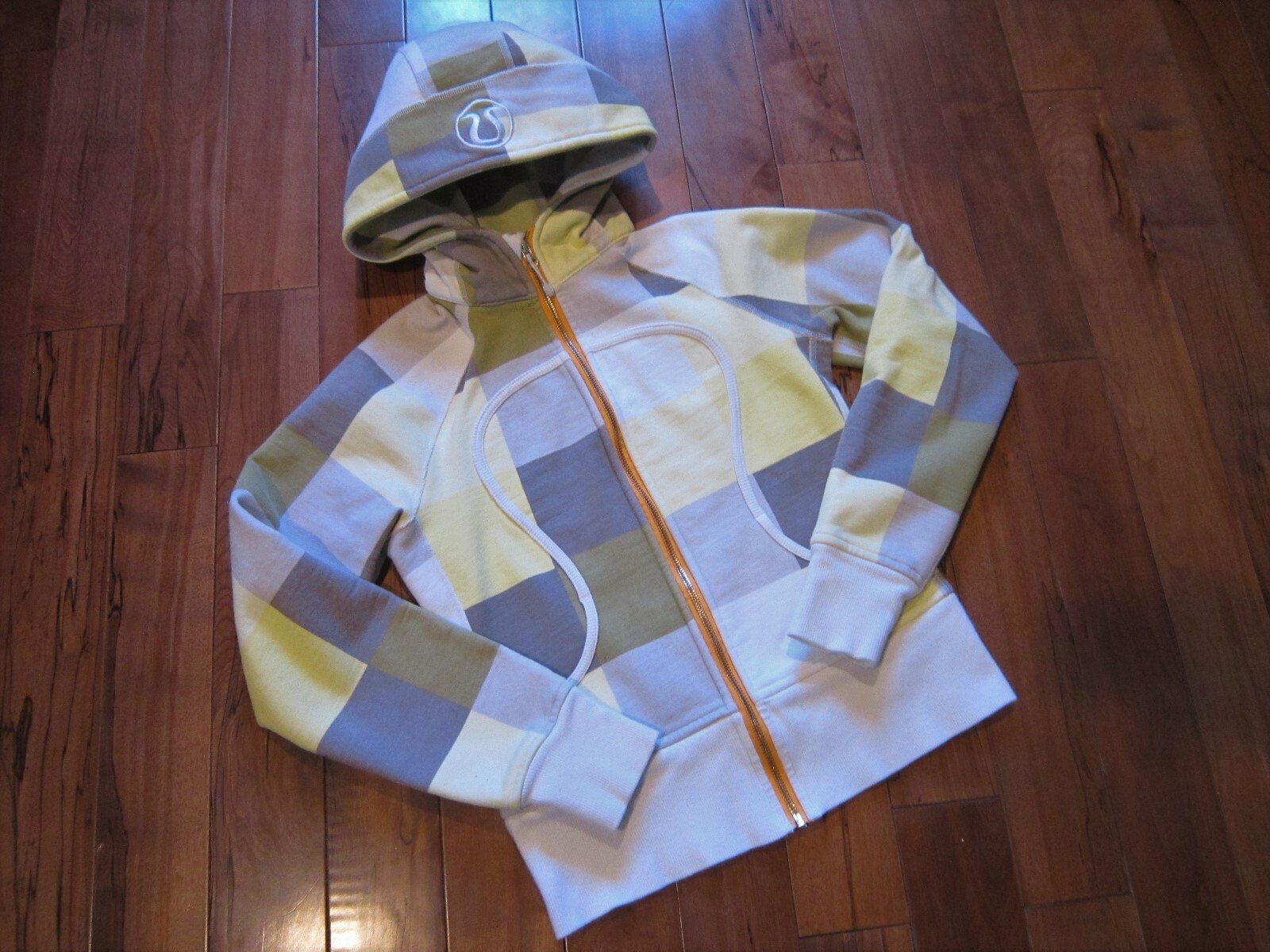 lululemon-scuba-hoodie-in-giant-check-size-4-dune-whi-gem