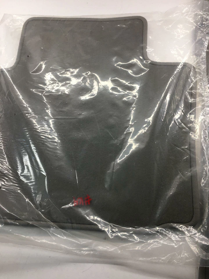 Chevrolet Impala 2018 alfombra delantera trasera completa piso derecho e izquierdo usado Foto 3 de 4