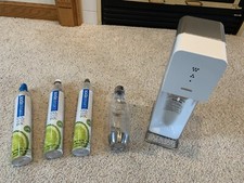SodaStream Source Carbonated Water Maker,2 Empty & 1 Full CO2 Cart. 1 Bottles
