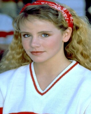 8x10 CANT BUY ME LOVE GLOSSY PHOTO photograph picture print 1987 amanda peterson