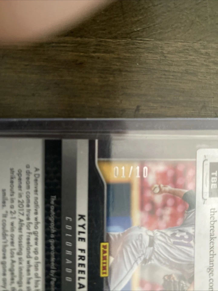 2019 Panini Prizm Gold Auto Kyle Freeland Colorado Rockies #165 1/10🔥📈 - Imagem 2 de 2