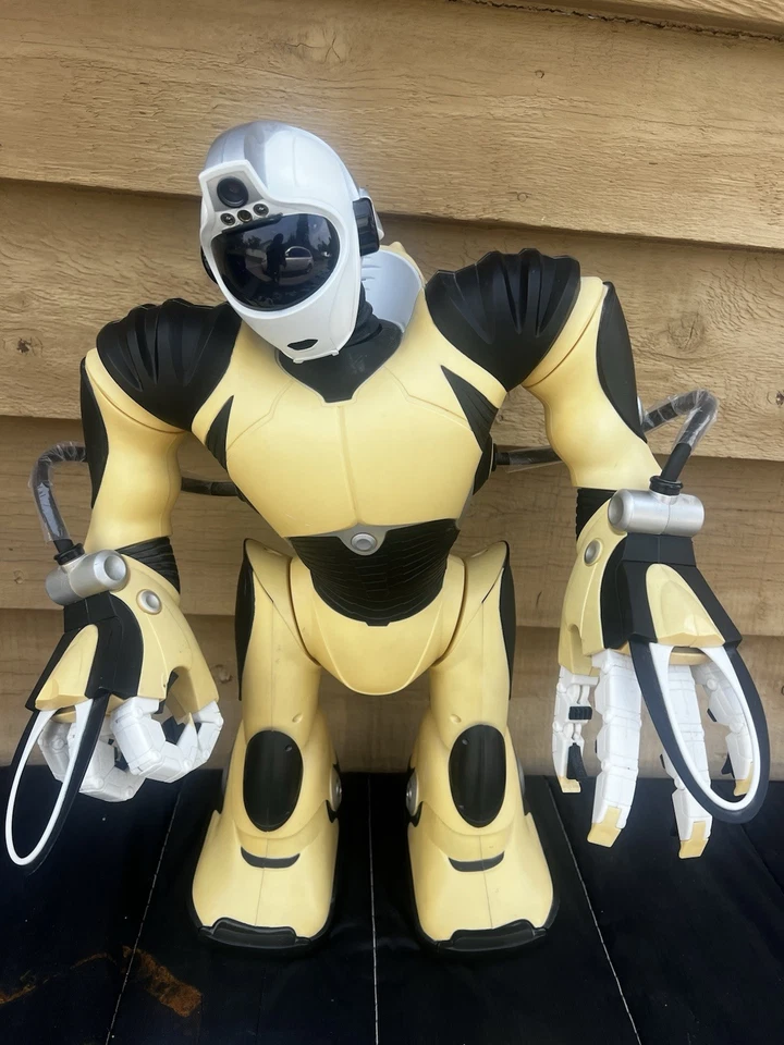 Rare WowWee RoboSapien V2 Working - Remote - Manual Perfect Working Condition - Image 2 of 4