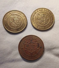 Chuck E. Cheese Pizza 2001 & 2010 Game Tokens 24mm & Showbiz Pizza Place Token
