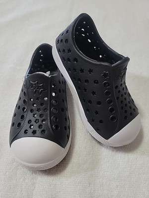 Wonder Nation Kid Toddler Perforated Black Stars Slip-on Sneakers