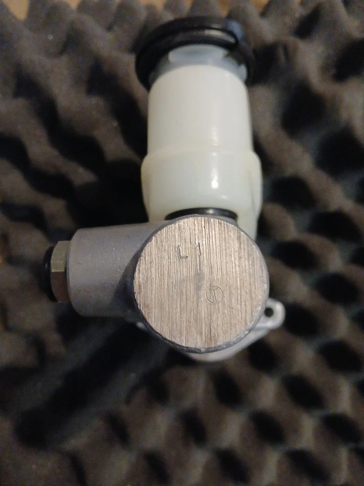 NOS Tokico 13/16 Brake Master Cylinder - 1982-83 Nissan Sentra/Stanza - Image 4 of 4