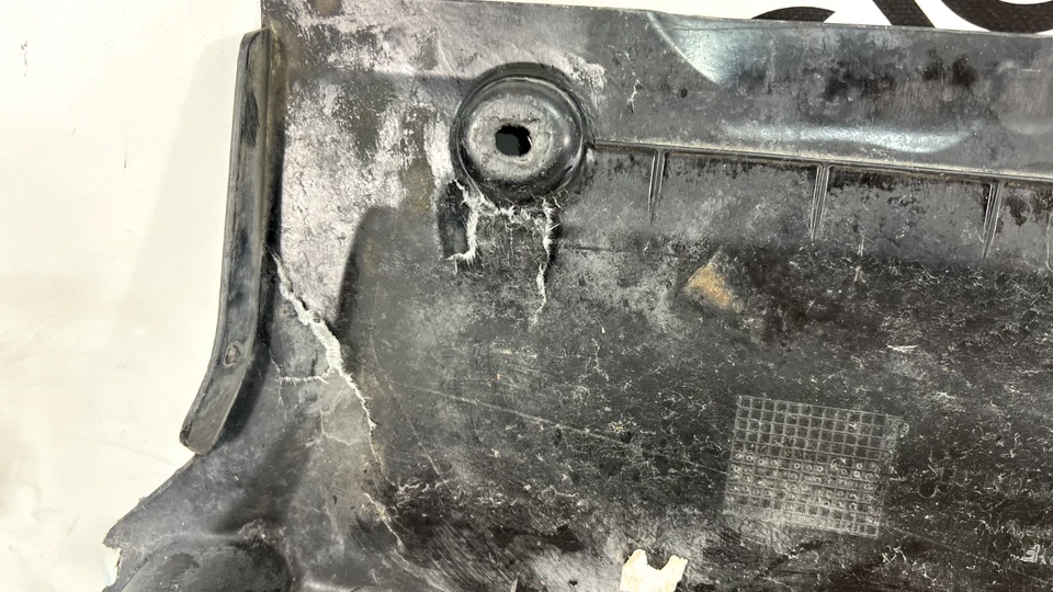 Audi S5 RS5 2019-2024 motor de protección contra salpicaduras pared suelo fabricante de equipos originales 8W0863821F Foto 2 de 4