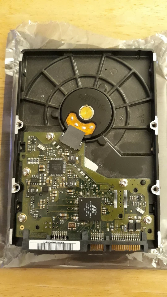 Samsung SpinPoint F1 320GB Internal SATA 7200RPM 3.5" (HD322HJ) Hard Drive HDD - Image 2 of 3