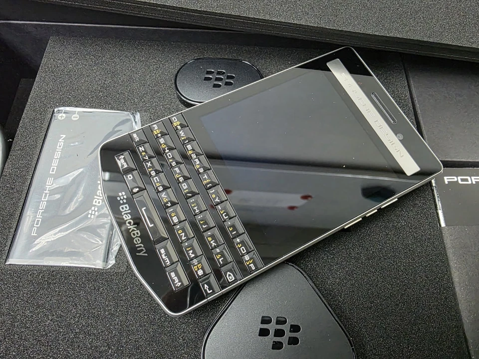 Porsche Design P'9983 - 64 GB - Carbon Fibre Black (Unlocked) - Image 3 of 4