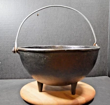 Antique 10" Cast Iron 3 Leg Kettle Round Pot No. 7 with Metal Handle