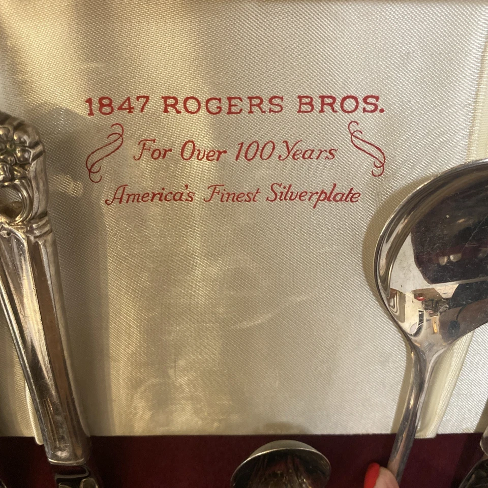 Antigua placa de plata Rogers Bros. de 1847 53 piezas con 13 piezas de artículos de placa comunitaria. Foto 3 de 4