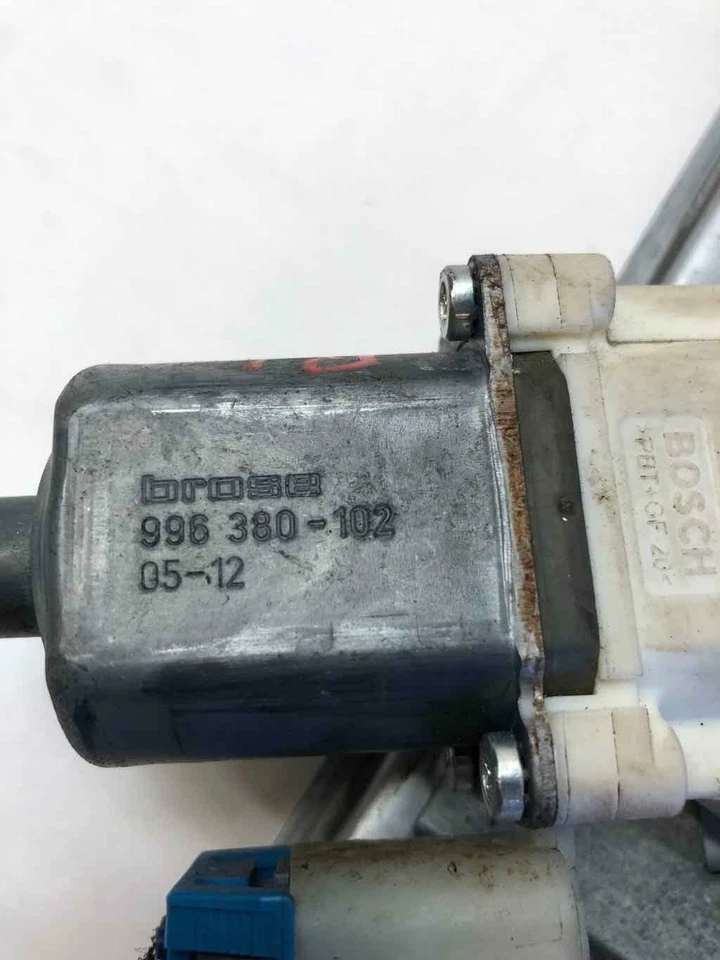 2005 - 2008 CHEVROLET MALIBU Rear Power Window Regulator w/ Motor Driver Left - Image 4 of 4