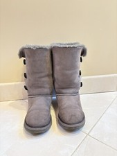UGG Big Kids Girls Bailey Button Triplet II Grey Boots US 5 / UK 4
