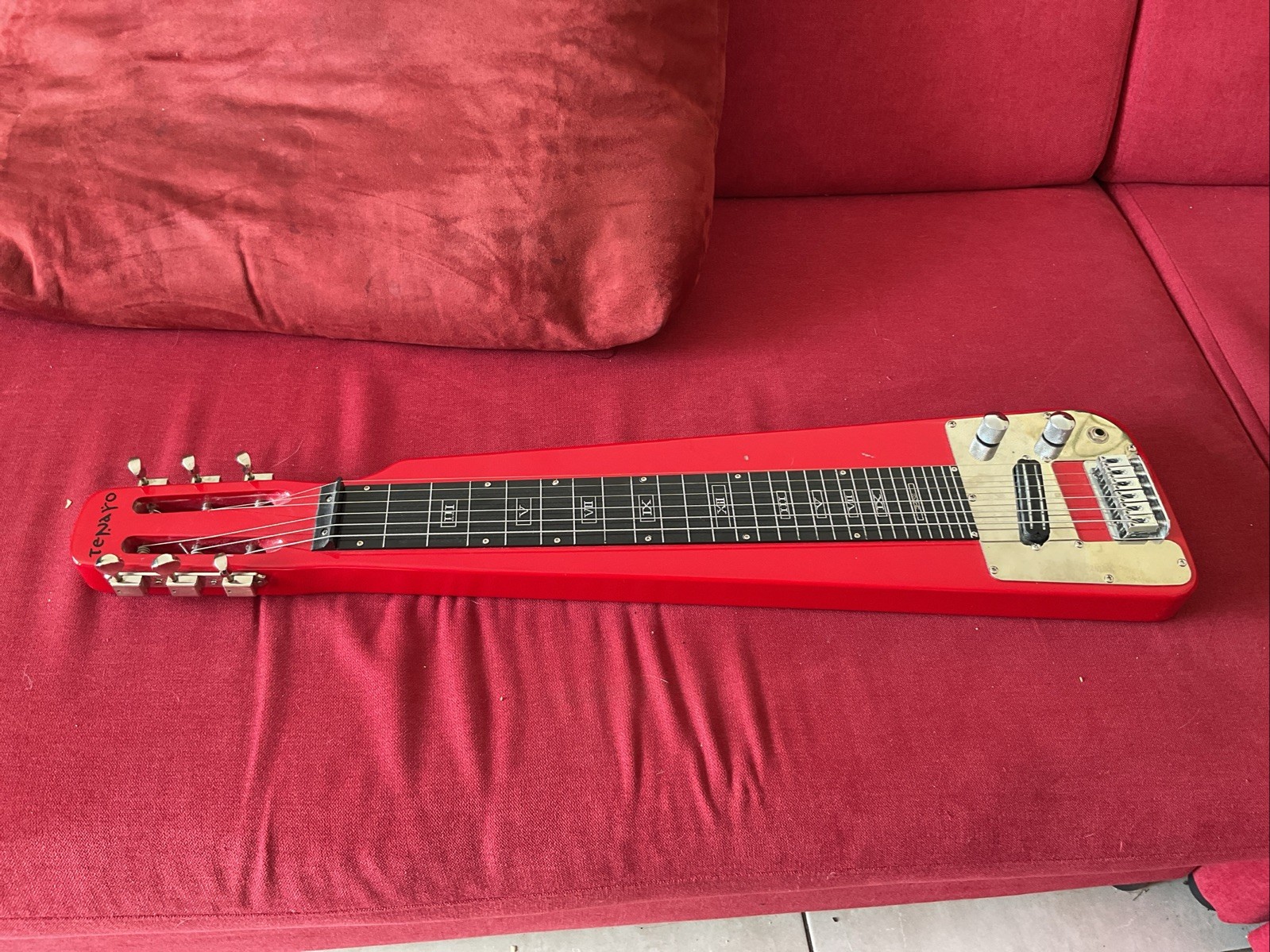 Lap Steel Gitarre Tenayo