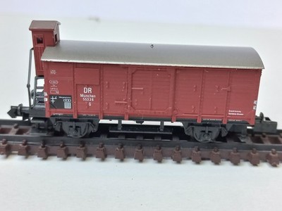 2 x ARNOLD 4275    Gedeckter Güterwagen mit Brhs,  OVP