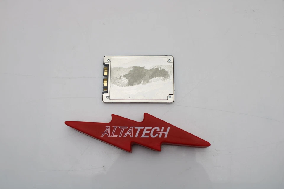 IBM 68Y7786 80GB 1.8" mlc SATA 6gbps SSD - Image 2 of 4