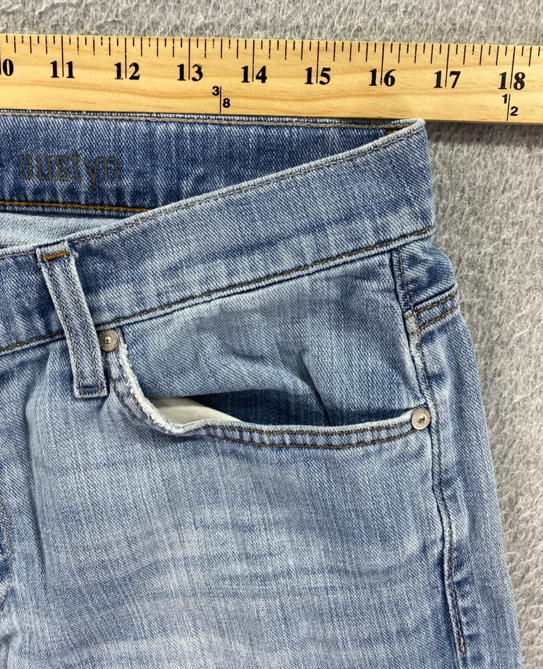 7 For All Mankind Austyn Jeans Men 32x32 Blue Relaxed Light Wash Stretch Comfort - Image 2 of 4