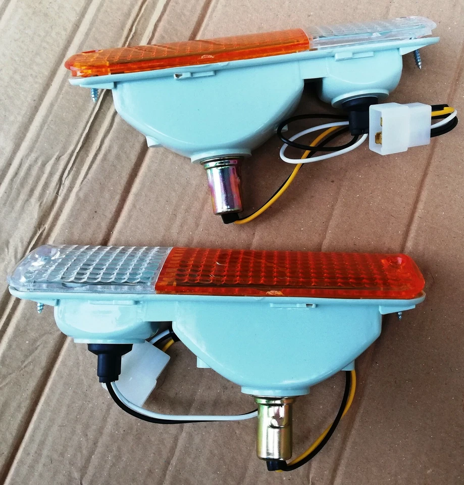 PAR DE LUCES GIRATORIAS PARACHOQUES DELANTERO FURGONETA DATSUN NISSAN URVAN E23 MODELO 1980 86 L R Foto 3 de 4