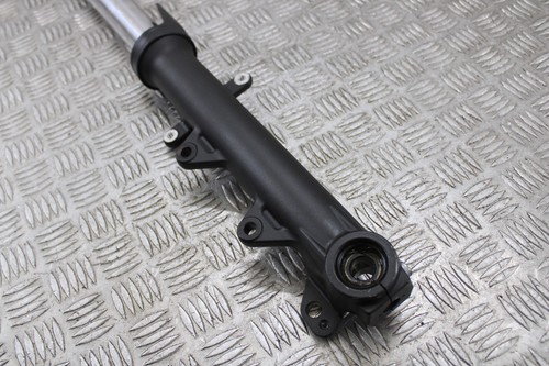 Yamaha XSR 700 2023 right hand fork damaged 2022 - 2024 - Picture 2 of 7